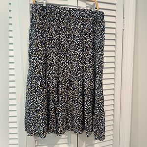 Caslon casual Skirt ruffle floral blue size large